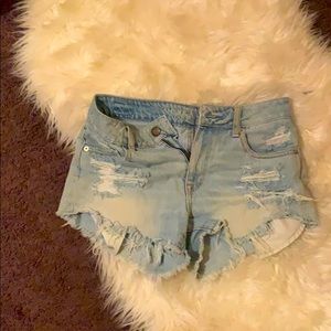 AMERICAN EAGLE OUTFITTERS